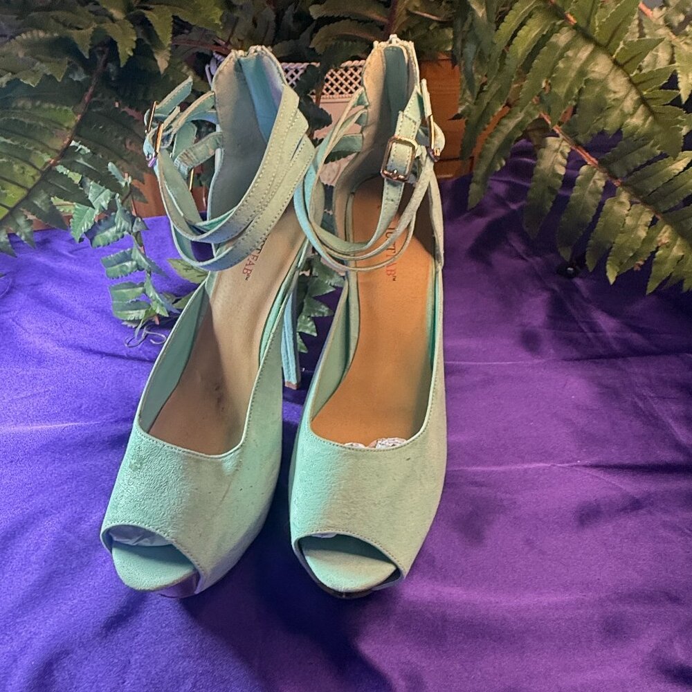 📌JustFab Mint Green/ Gold  6" High Heel Pumps Open Toe & Ankle Straps Platform
